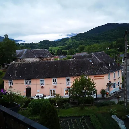 D'hotes La Terrasse D'argein Bed and Breakfast 3*