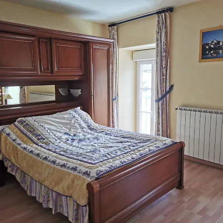 D'hotes La Terrasse D'argein Bed and Breakfast